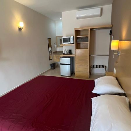Nova Hotel Кадерейта-Хименес Экстерьер фото