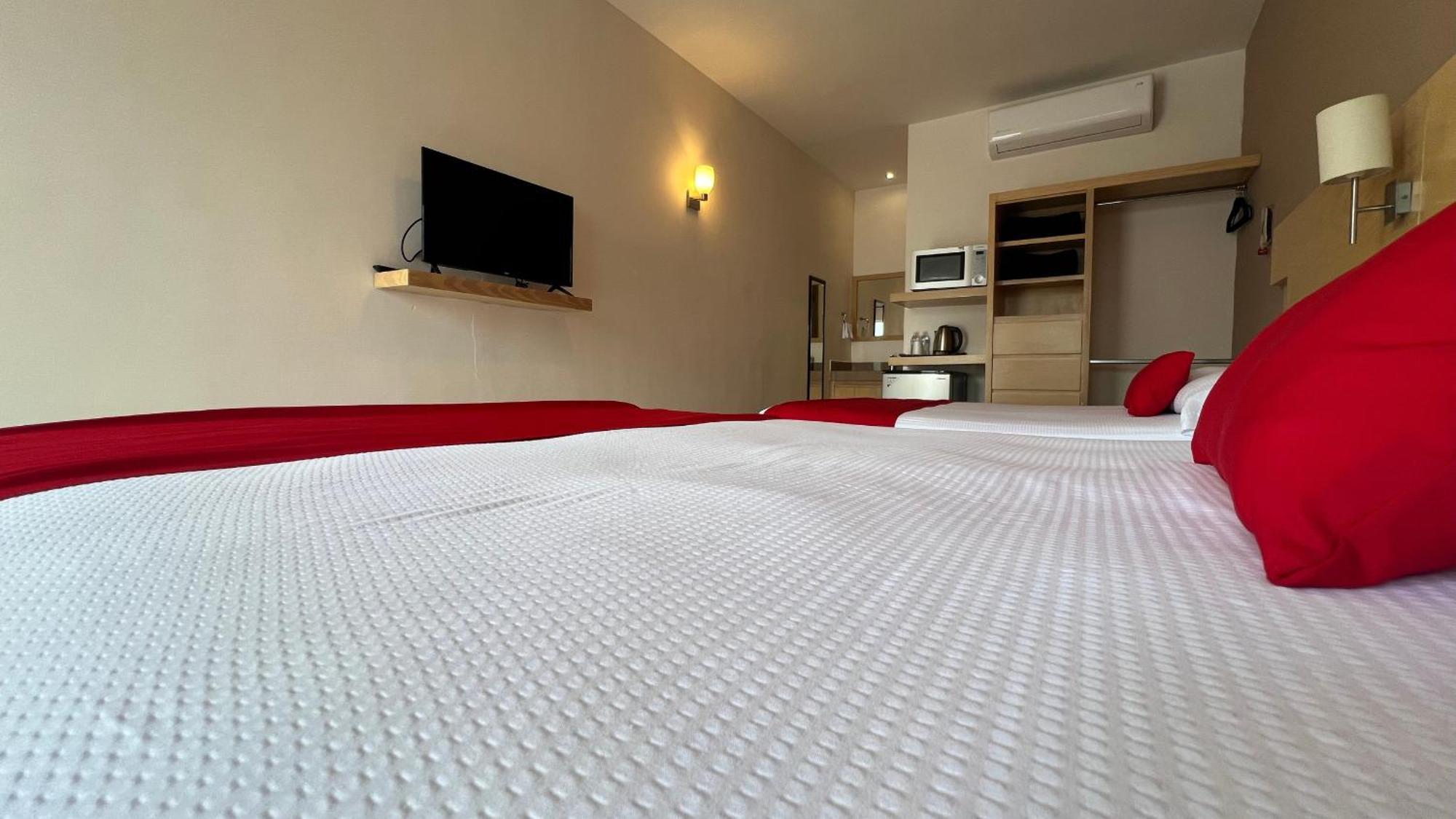 Nova Hotel Кадерейта-Хименес Экстерьер фото