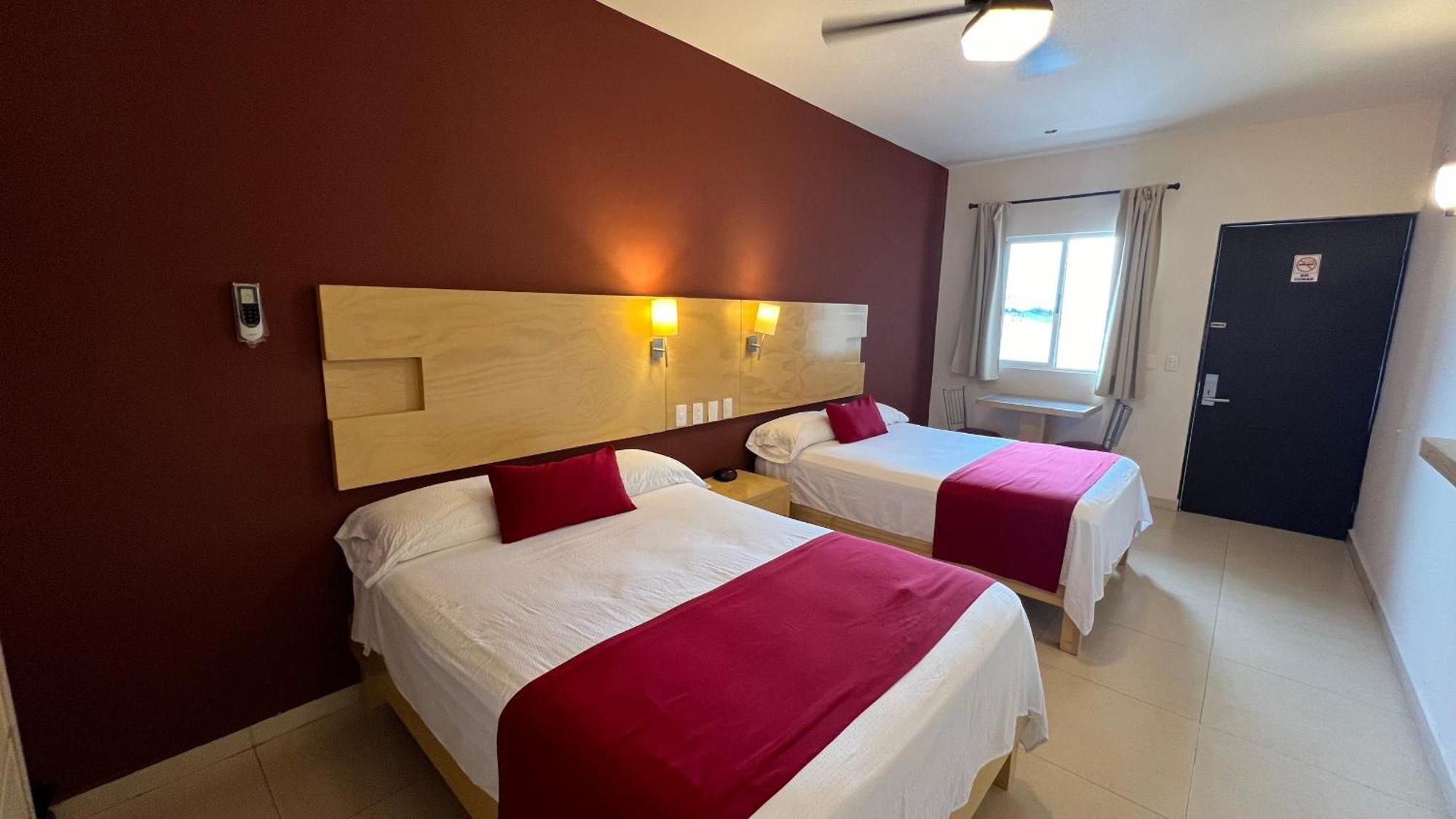 Nova Hotel Кадерейта-Хименес Экстерьер фото