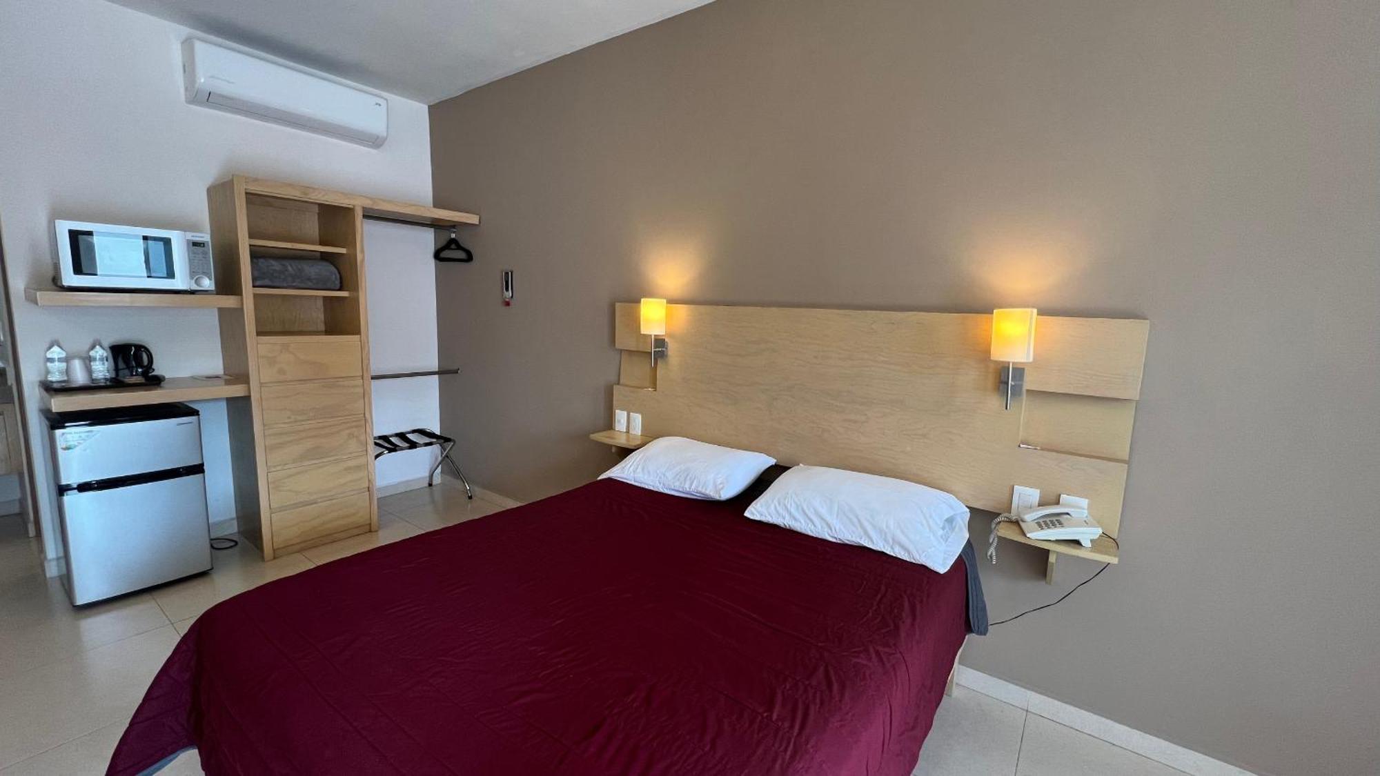 Nova Hotel Кадерейта-Хименес Экстерьер фото
