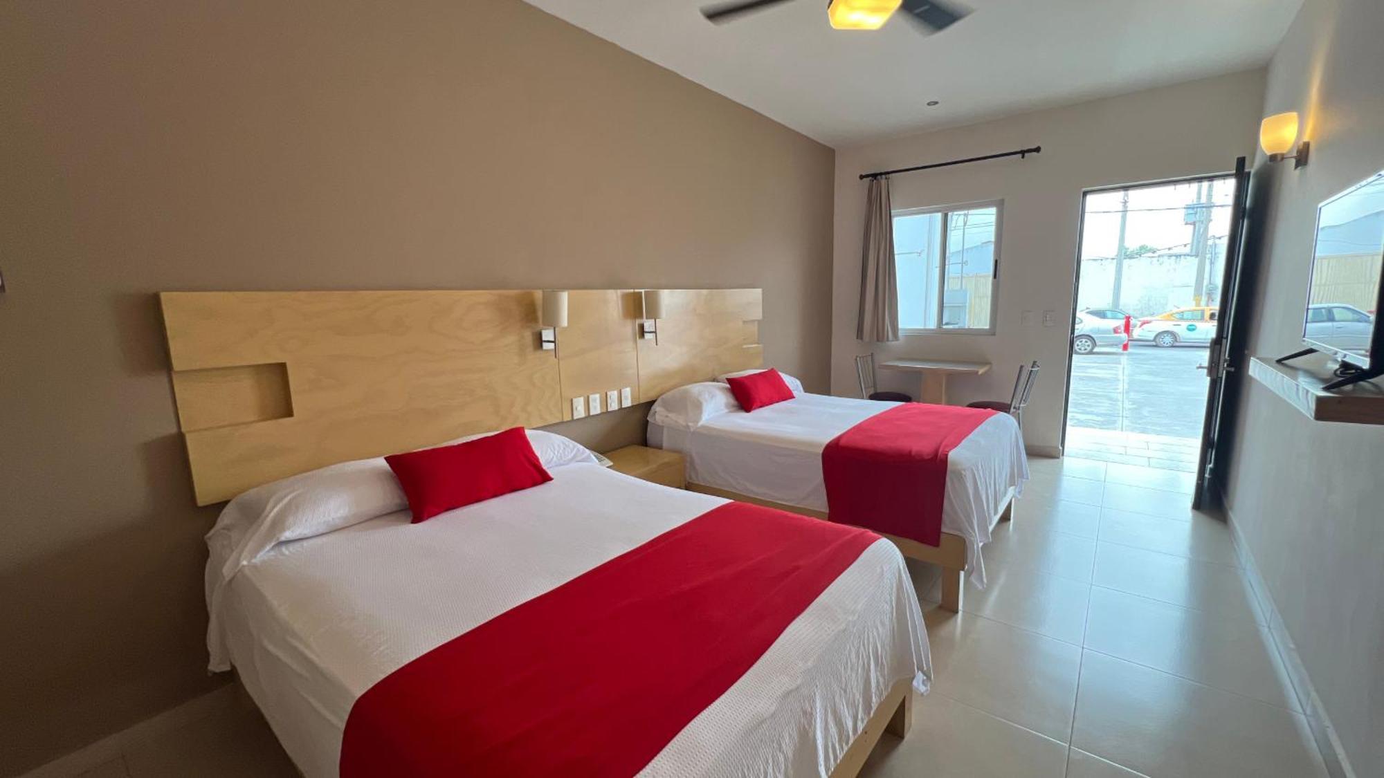 Nova Hotel Кадерейта-Хименес Экстерьер фото