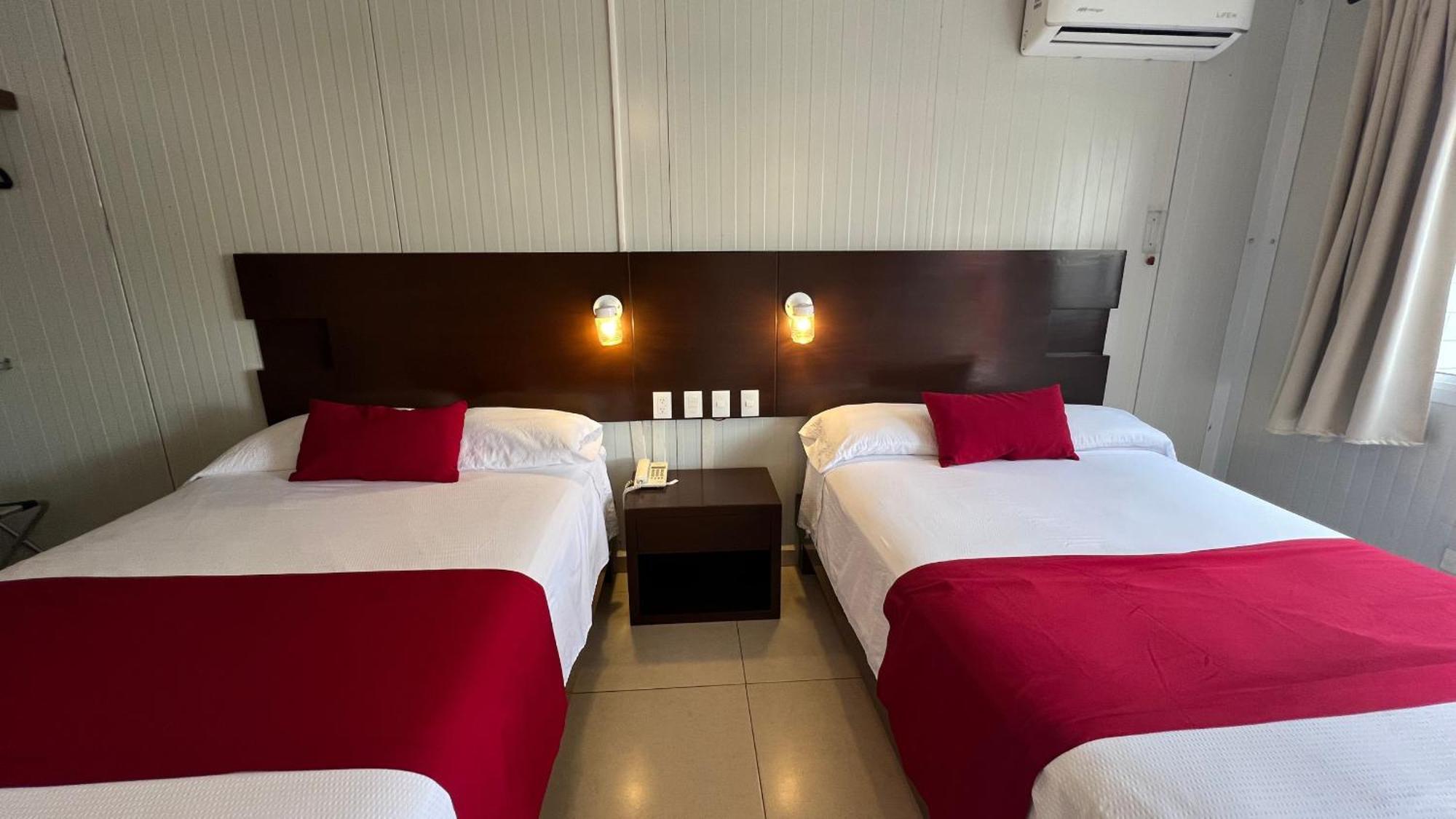 Nova Hotel Кадерейта-Хименес Экстерьер фото