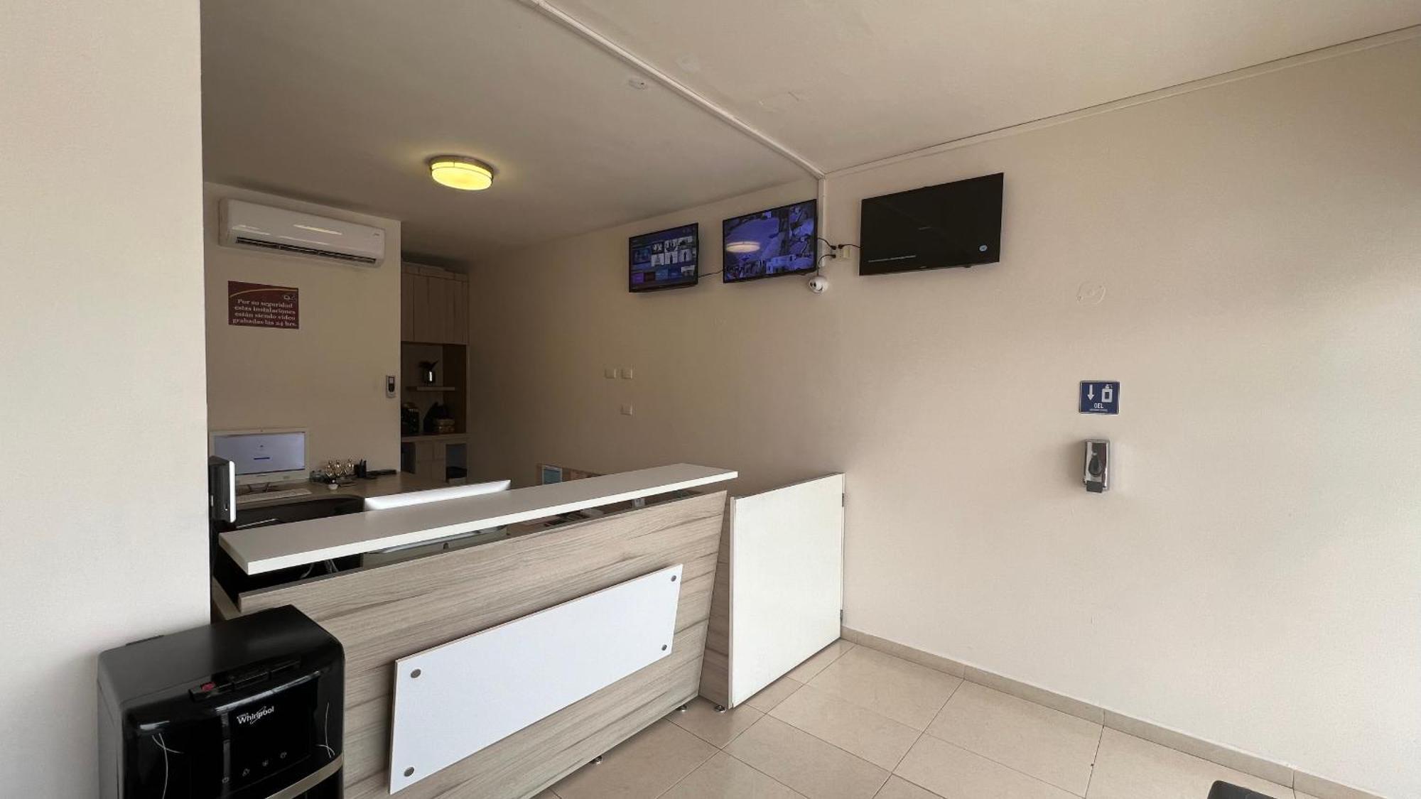 Nova Hotel Кадерейта-Хименес Экстерьер фото