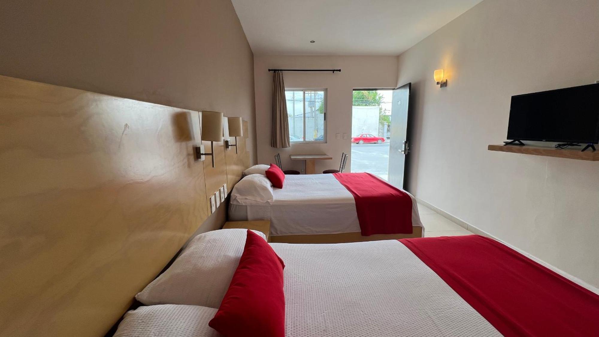 Nova Hotel Кадерейта-Хименес Экстерьер фото