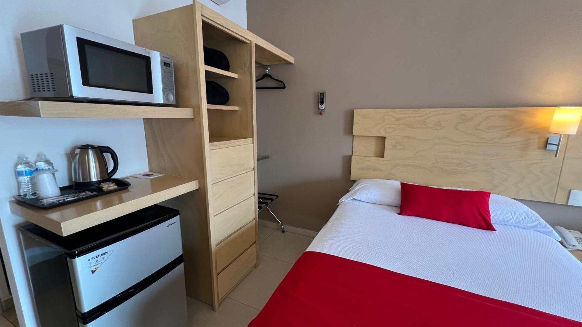 Nova Hotel Кадерейта-Хименес Экстерьер фото