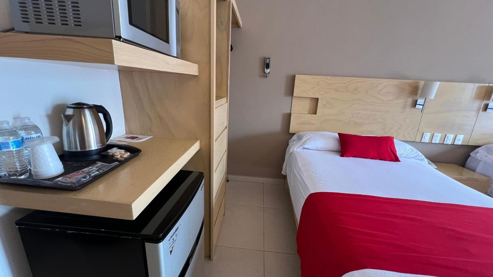 Nova Hotel Кадерейта-Хименес Экстерьер фото