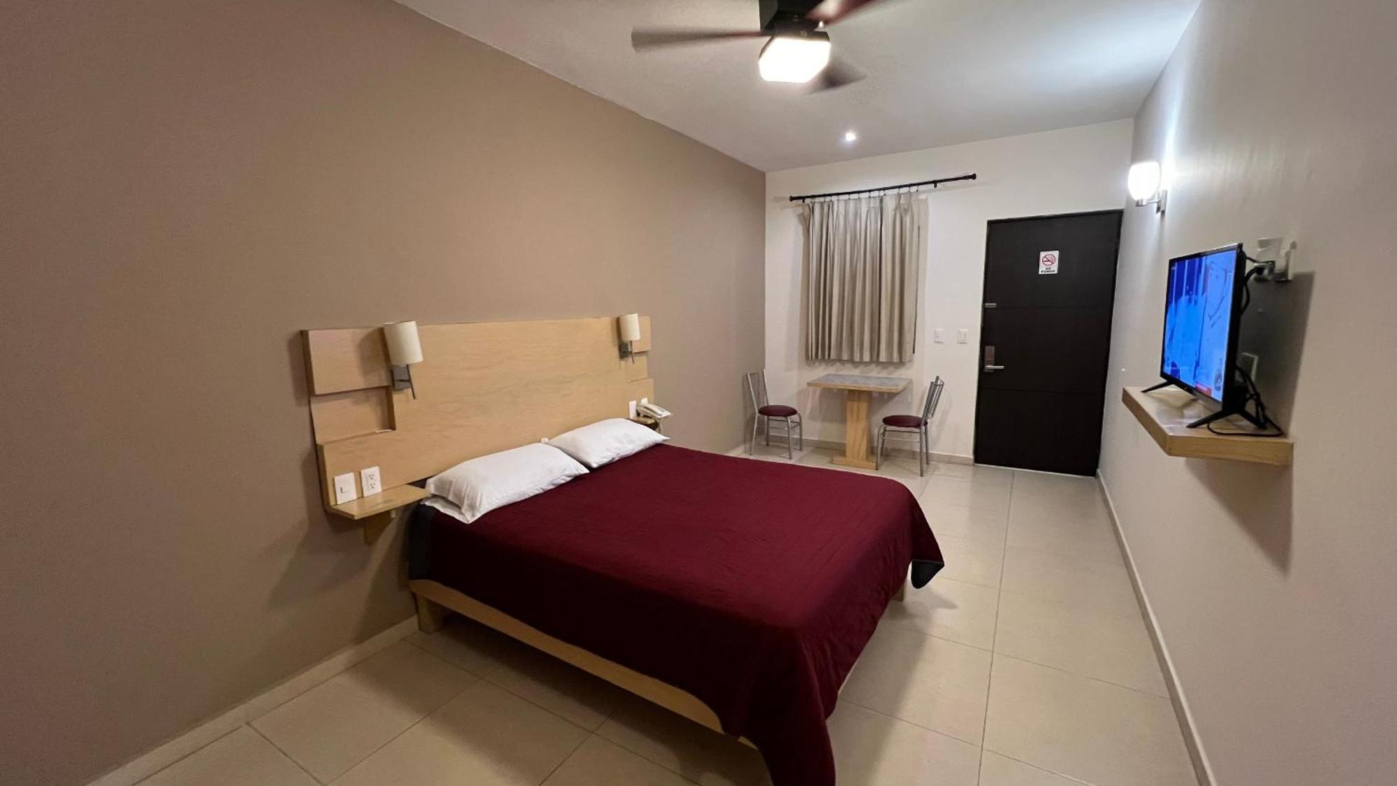 Nova Hotel Кадерейта-Хименес Экстерьер фото