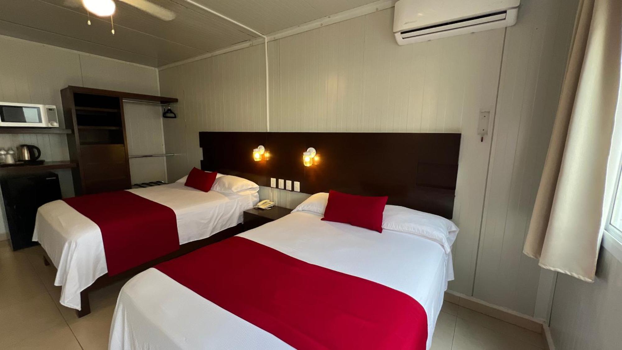 Nova Hotel Кадерейта-Хименес Экстерьер фото