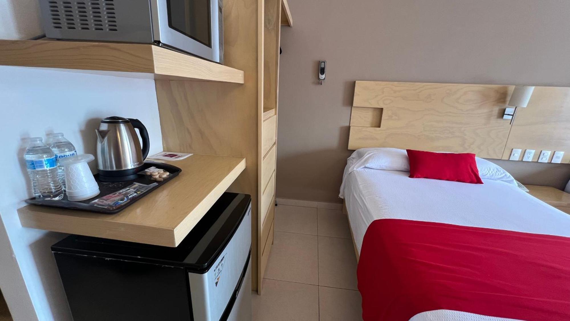 Nova Hotel Кадерейта-Хименес Экстерьер фото