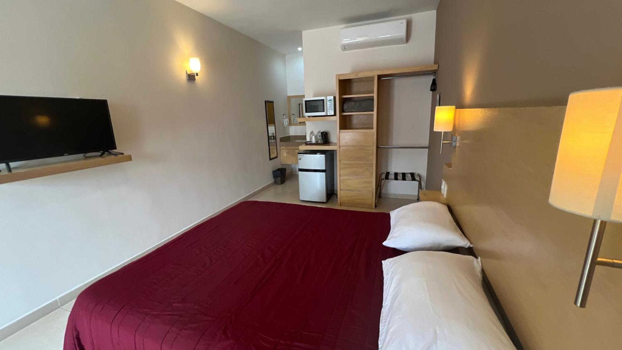 Nova Hotel Кадерейта-Хименес Экстерьер фото