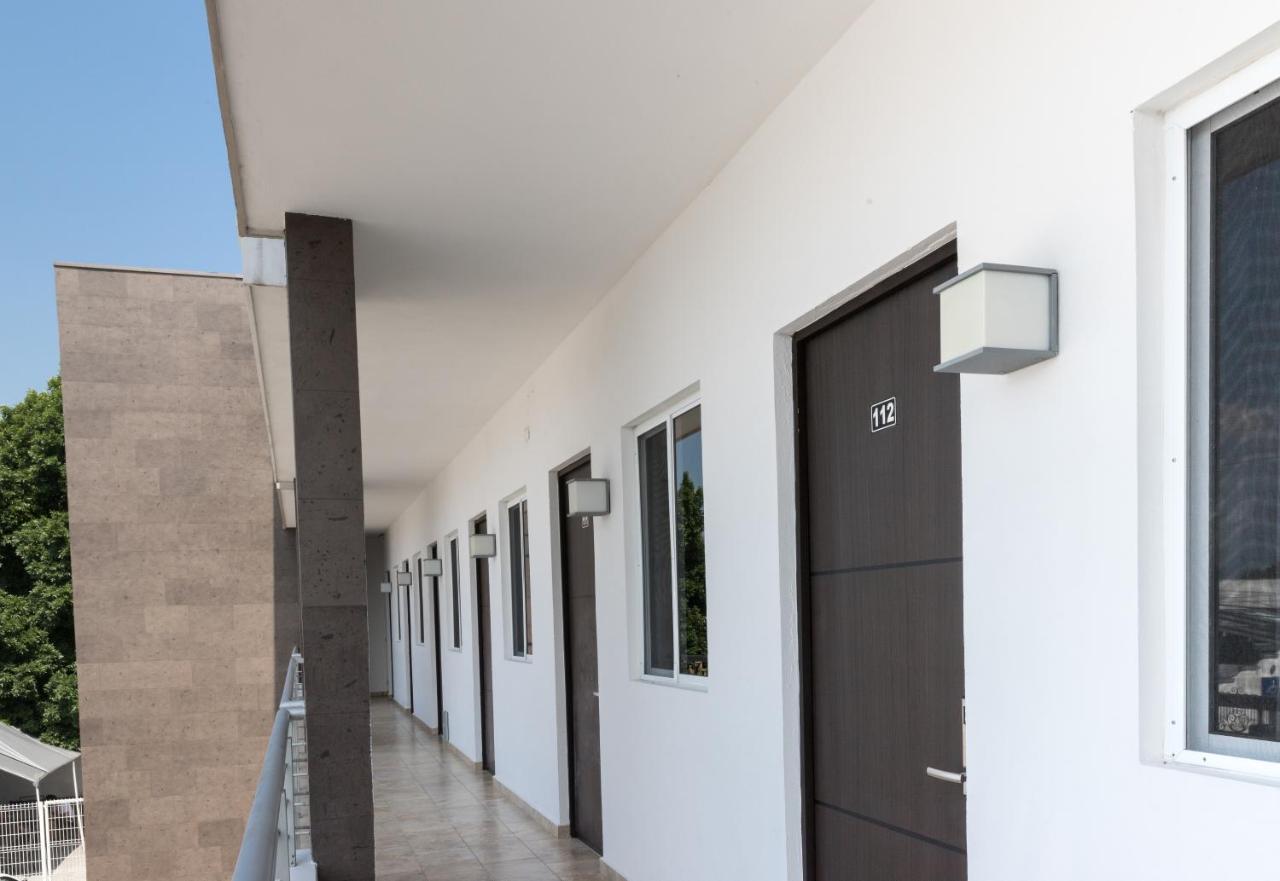 Nova Hotel Кадерейта-Хименес Экстерьер фото